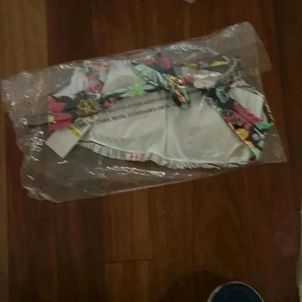 Salt + Cove swim top - Picture 2 of 5